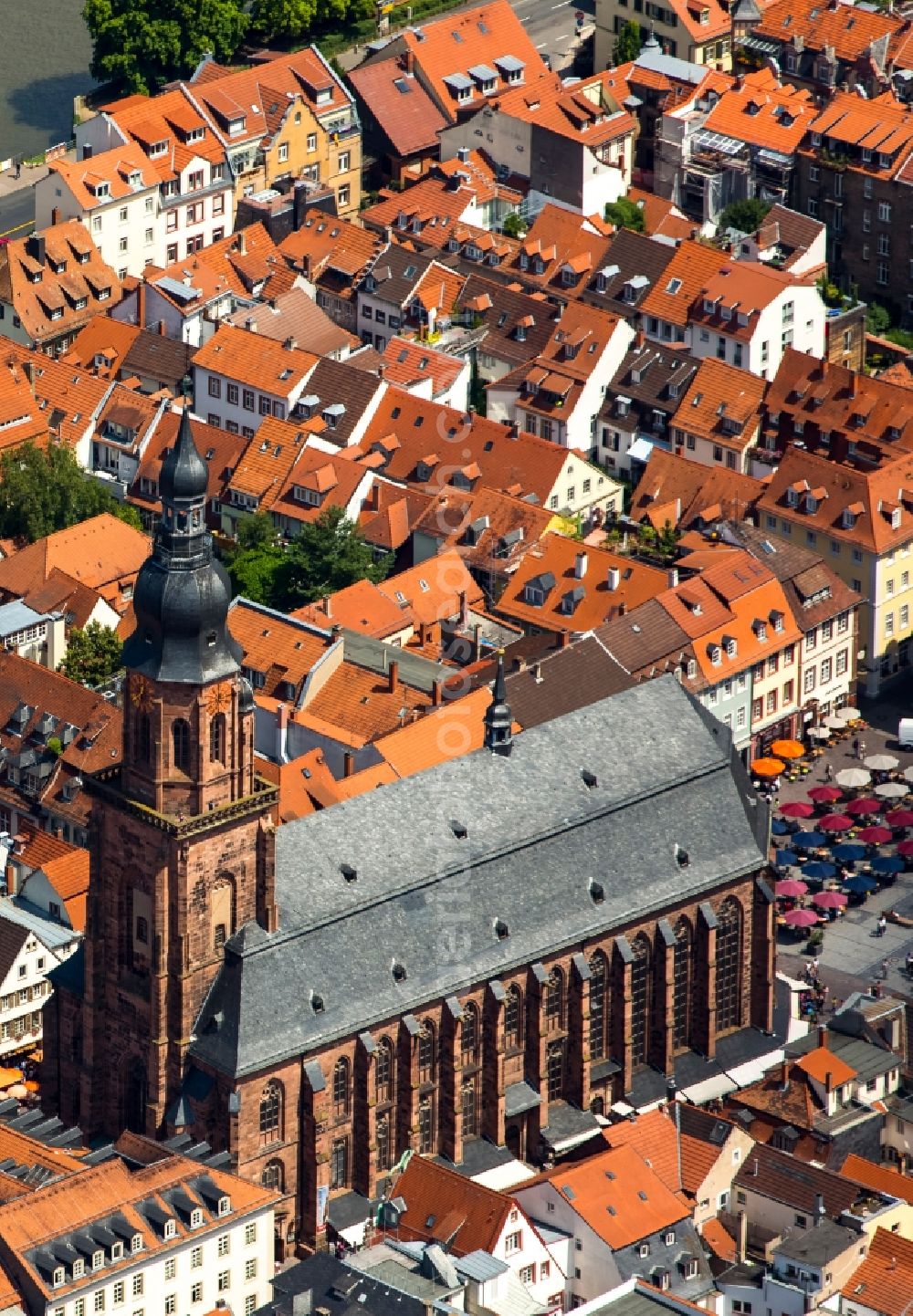 Heidelberg from the bird's eye view: Church building Heiliggeistkirche in Heidelberg in the state Baden-Wuerttemberg