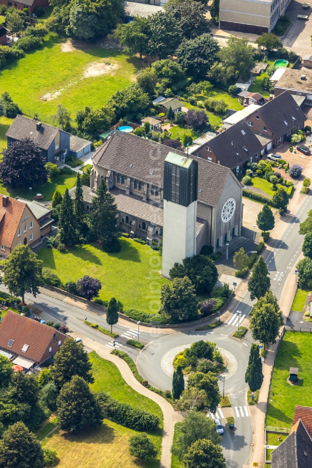 Bergkamen from above - Church building Herz Jesu Kirche on street Ruenther Strasse in the district Ruenthe in Bergkamen in the state North Rhine-Westphalia, Germany