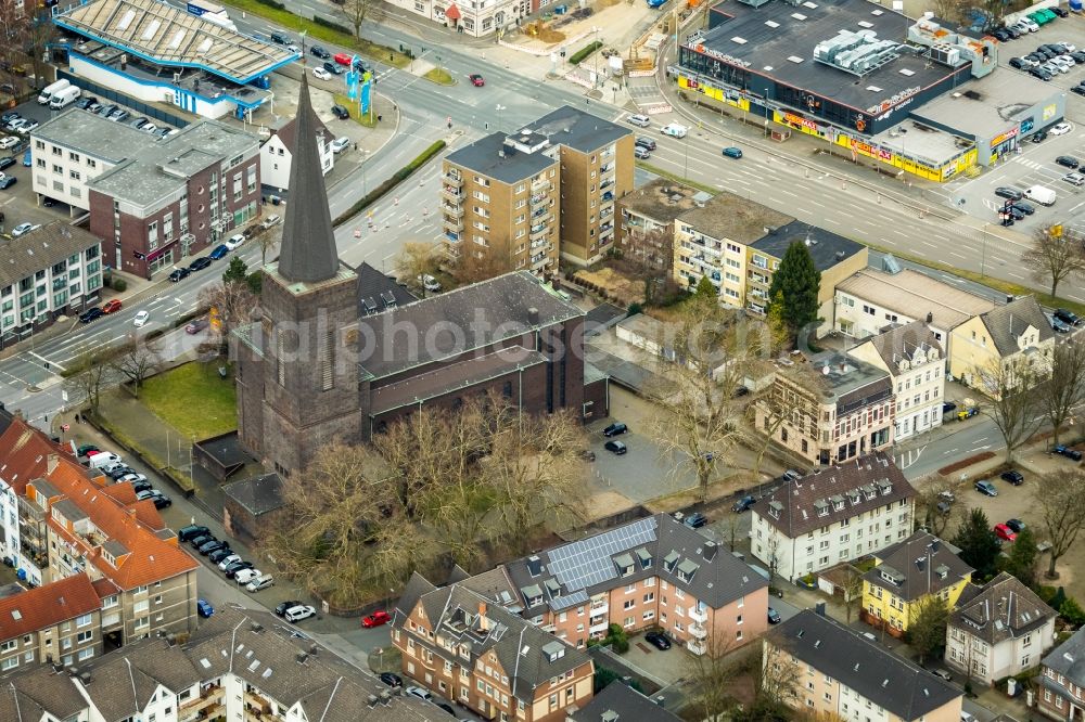 Aerial image Bottrop - Church building Herz Jesu-Kirche Bottrop in of Brauerstrasse - Prosperstrasse in Bottrop in the state North Rhine-Westphalia, Germany