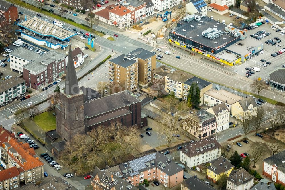 Aerial photograph Bottrop - Church building Herz Jesu-Kirche Bottrop in of Brauerstrasse - Prosperstrasse in Bottrop in the state North Rhine-Westphalia, Germany