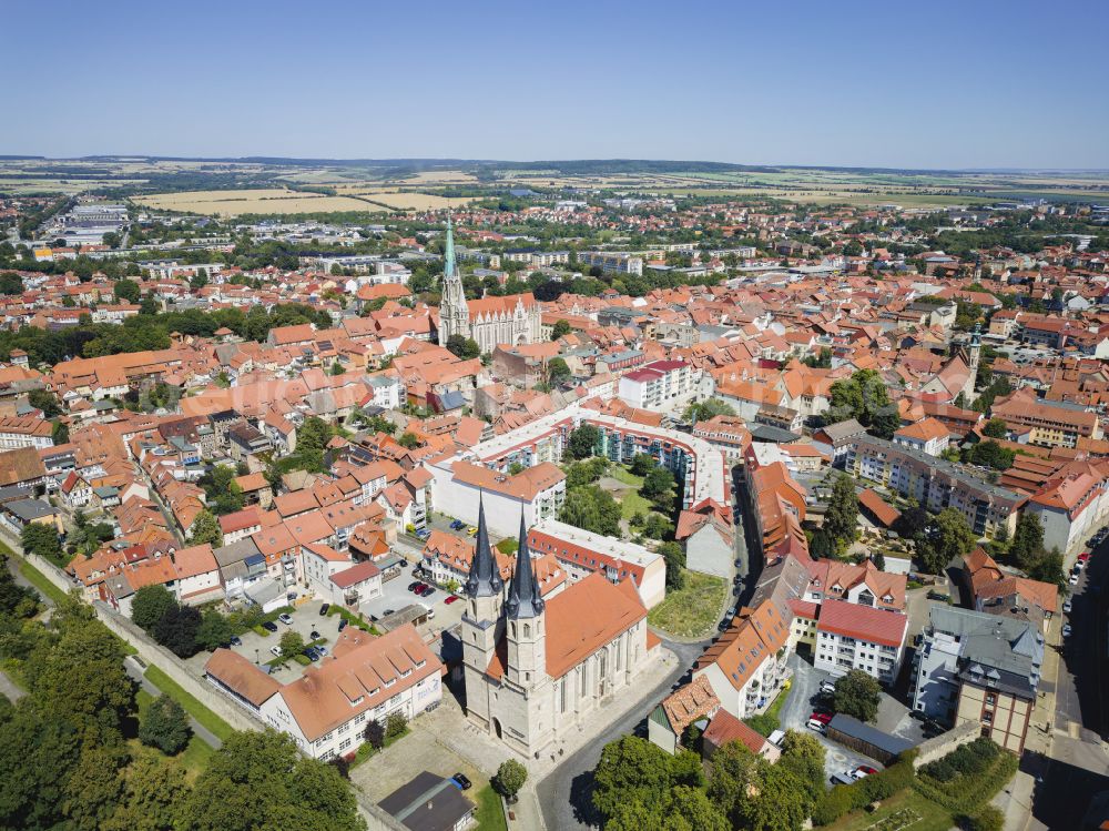 Aerial photograph Mühlhausen - Church building in St. Jacobi - Jacobikirche Old Town- center of downtown in Muehlhausen in the state Thuringia, Germany