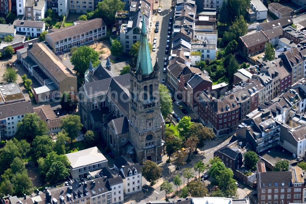 Aachen from the bird's eye view: Church building St. Jakob on the Jakobplatz in Aachen in the state North Rhine-Westphalia, Germany