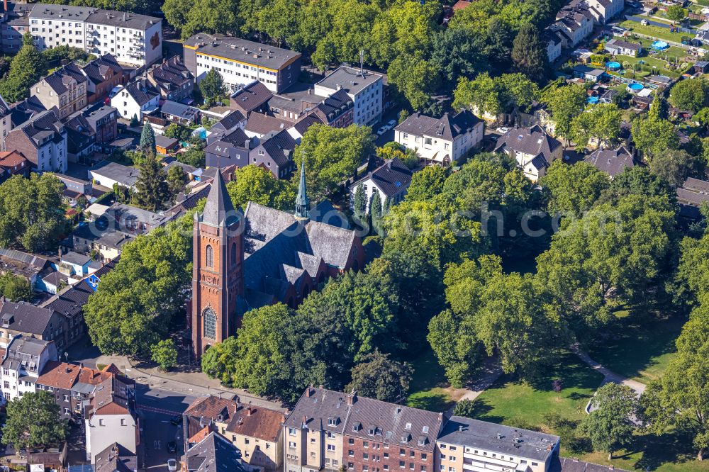 Aerial image Gelsenkirchen - Church building St. Josef on street Virchowstrasse in the district Ueckendorf in Gelsenkirchen at Ruhrgebiet in the state North Rhine-Westphalia, Germany