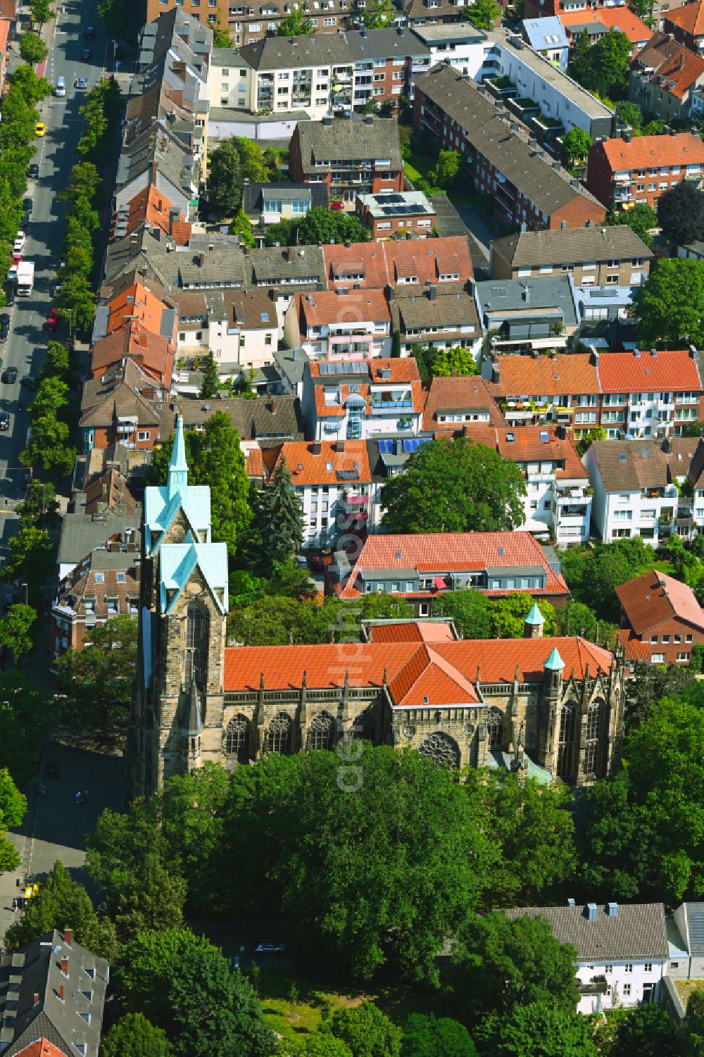 Münster from the bird's eye view: Church building St. Joseph on Sankt-Josefs-Kirchplatz in the district Geist in Muenster in the state North Rhine-Westphalia, Germany