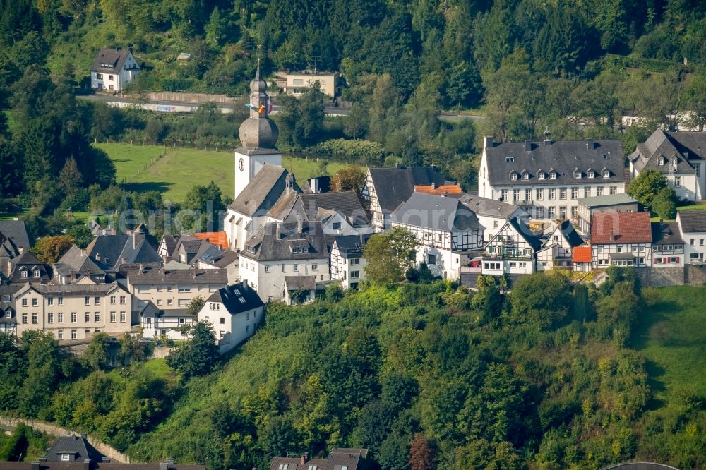 Arnsberg from the bird's eye view: Churches building the chapel of Stadtkapelle St. Georg in Arnsberg in the state North Rhine-Westphalia, Germany