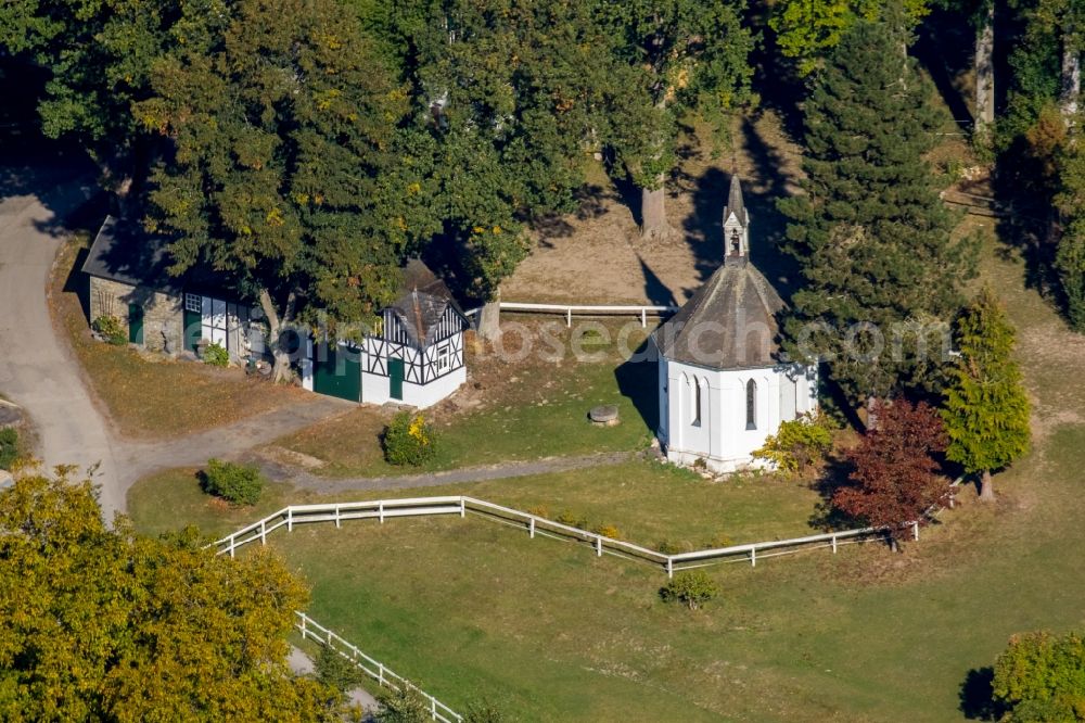 Bad Fredeberg from the bird's eye view: Churches building the chapel in Bad Fredeberg in the state North Rhine-Westphalia