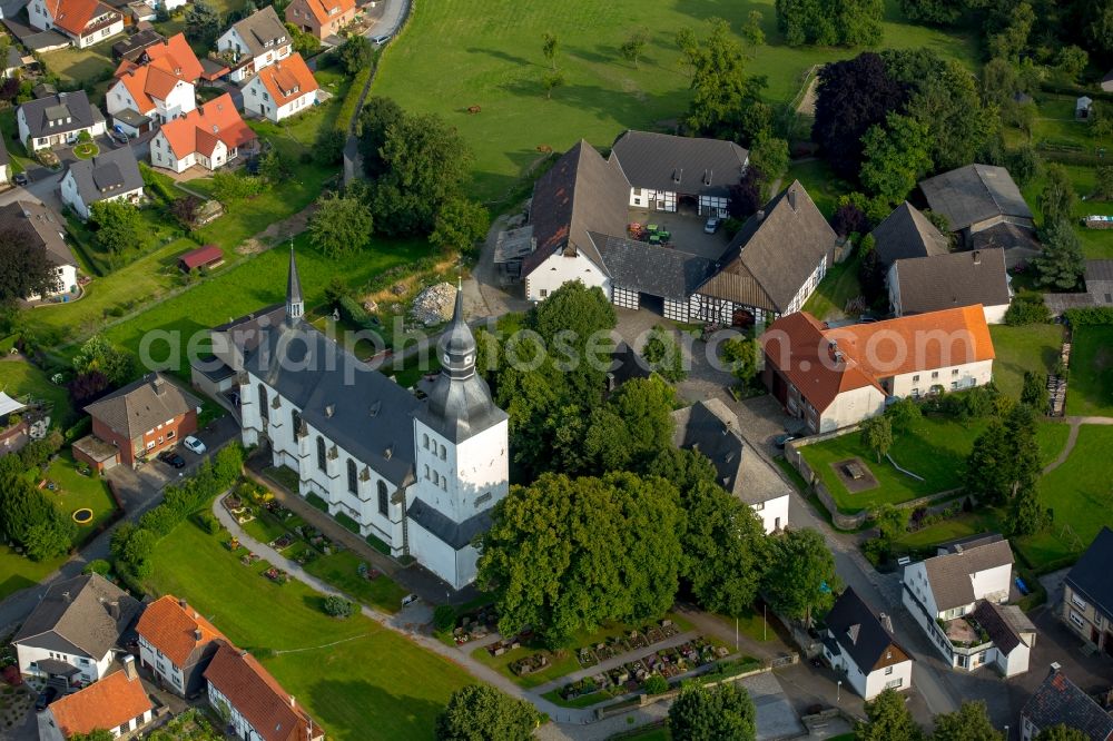 Drewer from the bird's eye view: Churches building the chapel St. Hubertus in Drewer in the state North Rhine-Westphalia