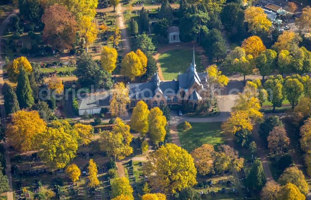 Düsseldorf from above - Churches building the chapel Kapelle Nordfriedhof in Duesseldorf in the state North Rhine-Westphalia, Germany