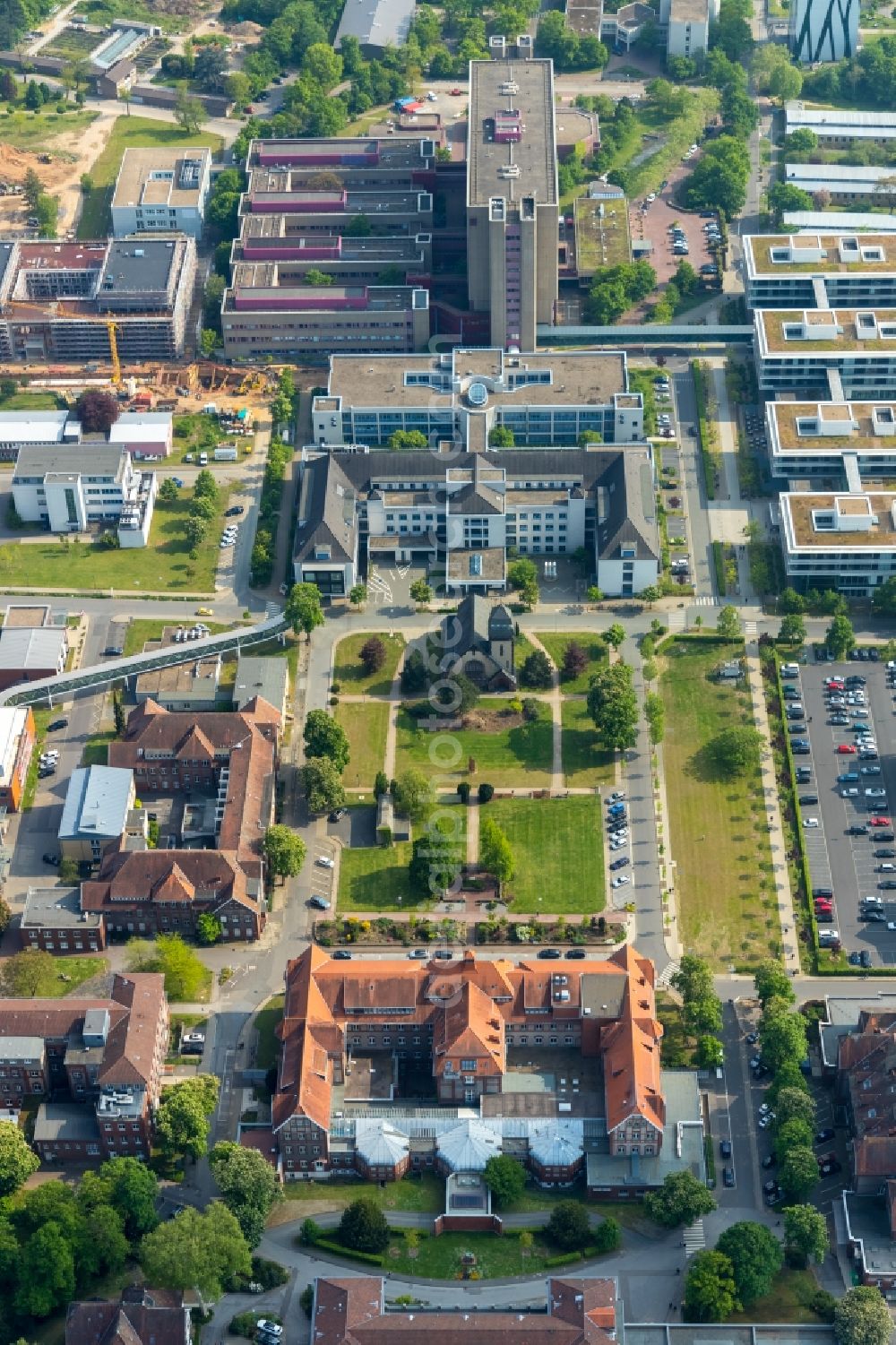 Aerial photograph Düsseldorf - Church building of the chapel in Dusseldorf in the state of North Rhine-Westphalia, Germany