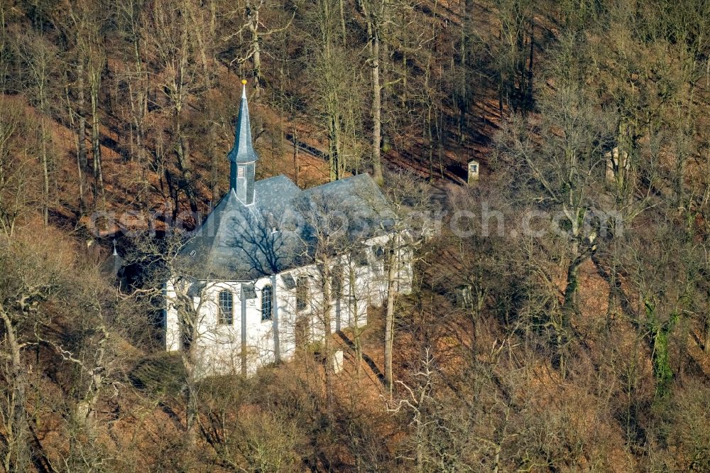 Menden (Sauerland) from the bird's eye view: Churches building the chapel St. Antonius Kapelle on Bittfahrt in Menden (Sauerland) in the state North Rhine-Westphalia