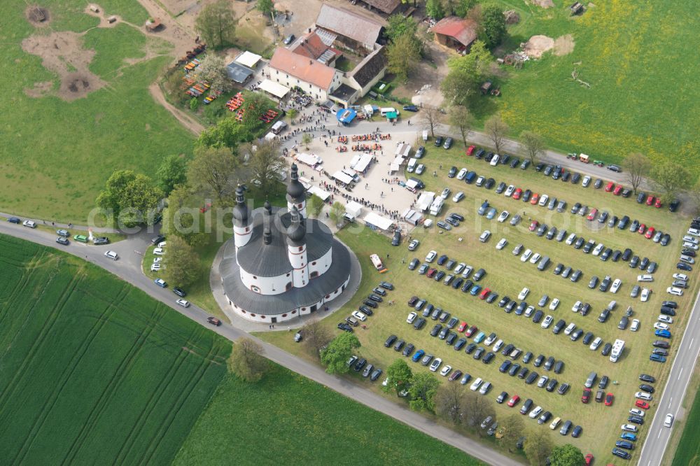 Aerial photograph Münchenreuth - Churches building the chapel Kappl Wallfahrtskirche of Heiligsten Dreifaltigkeit in Muenchenreuth in the state Bavaria, Germany