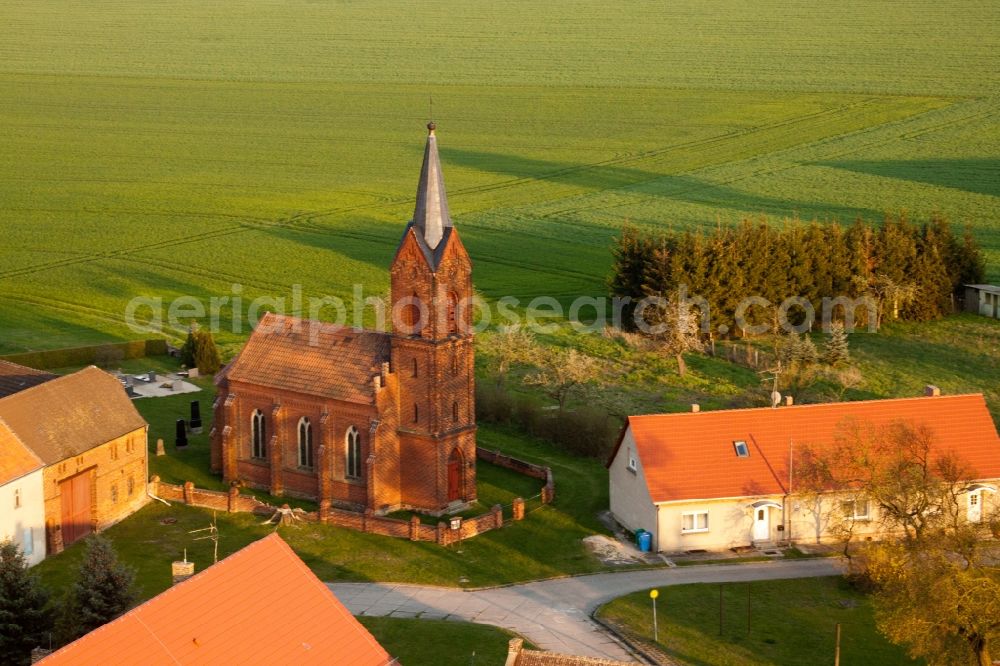 Aerial photograph Niederer Fläming - Churches building the chapel Dorfkirche Hoefgen in Niederer Flaeming in the state Brandenburg