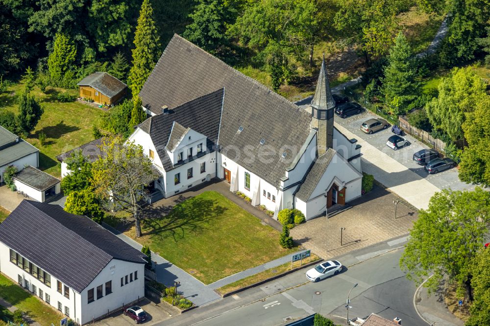 Aerial photograph Dortmund - Church building of the Kath. Kirche St. Petrus Canisius on street Kuehlkamp in the district Husen-Sued in Dortmund at Ruhrgebiet in the state North Rhine-Westphalia, Germany