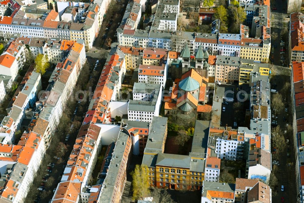 Berlin from the bird's eye view: Church building of the Kath. Pfarramt St. Marien (Liebfrauen) on Wrangelstrasse in Wrangelkiez in the Kreuzberg district of Berlin, Germany