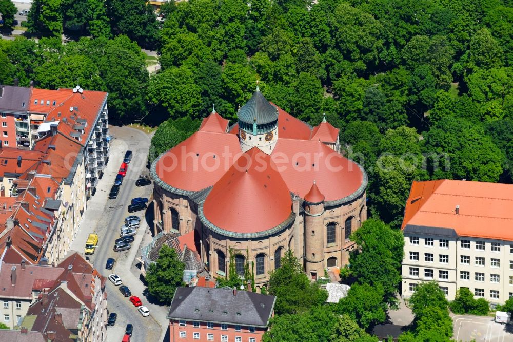 Aerial photograph München - Church building of Kath. Pfarront St. Rupert on Gollierplatz - Kiliansplatz - Kazmairstrasse in Munich in the state Bavaria, Germany