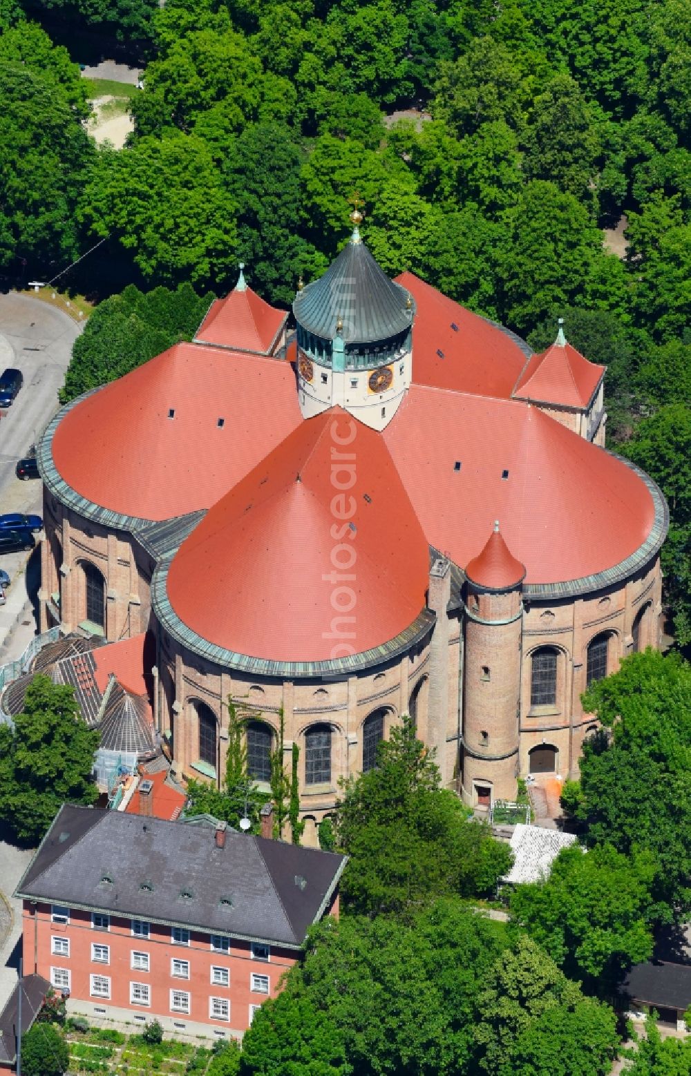 München from above - Church building of Kath. Pfarront St. Rupert on Gollierplatz - Kiliansplatz - Kazmairstrasse in Munich in the state Bavaria, Germany