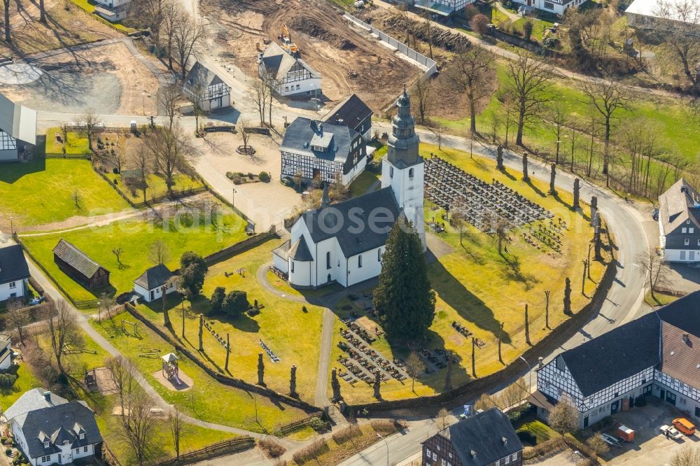 Schmallenberg from the bird's eye view: Church building of Kath. Pfarrkirche St. Peter and Paul in Wormbach in the state North Rhine-Westphalia, Germany