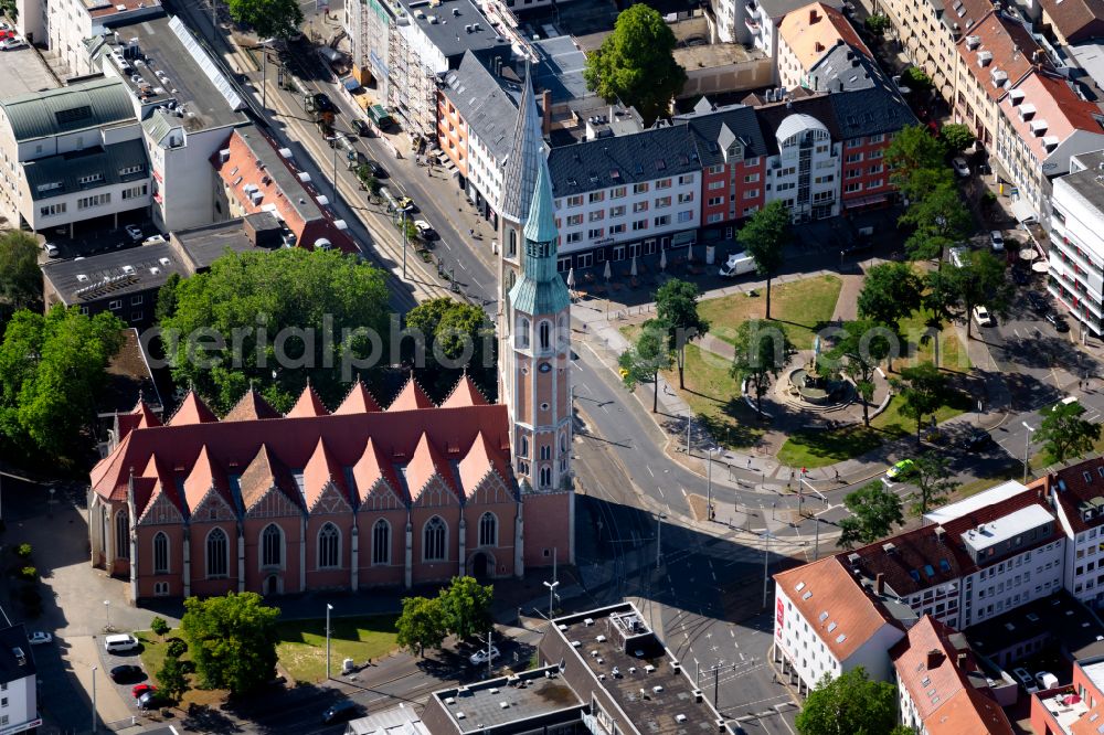 Aerial photograph Braunschweig - Church building St. Katharinenkirche on street An der Katharinenkirche in Braunschweig in the state Lower Saxony