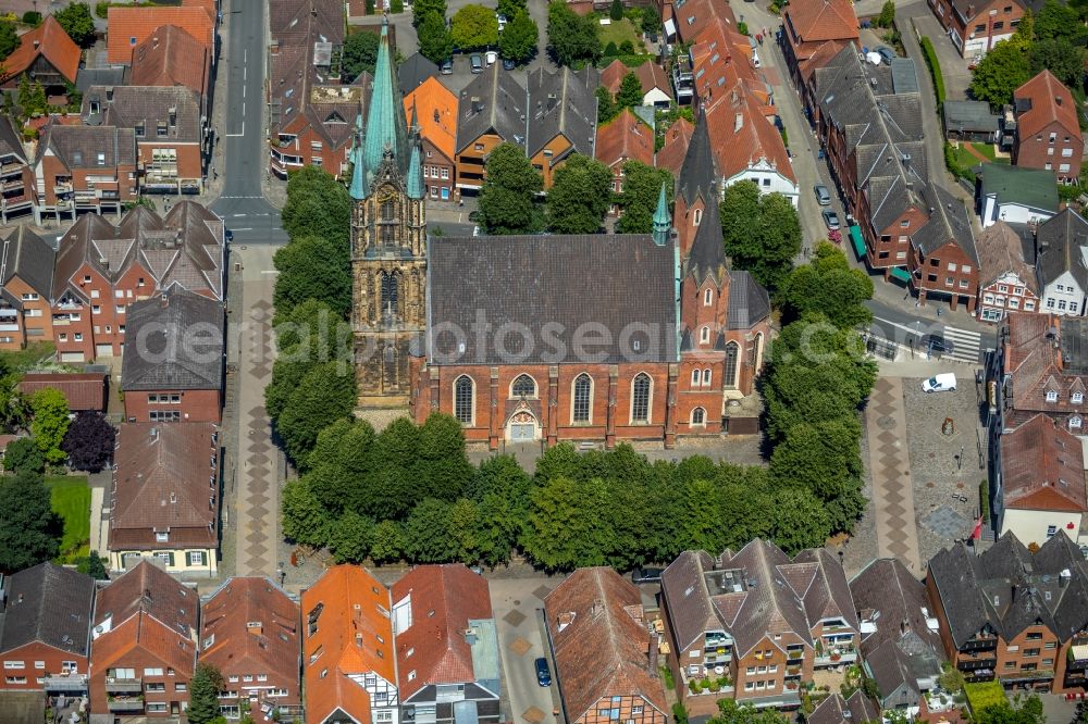 Sendenhorst from the bird's eye view: Church building Katholische Kirche St. Martin on Kirchstrasse in Sendenhorst in the state North Rhine-Westphalia, Germany