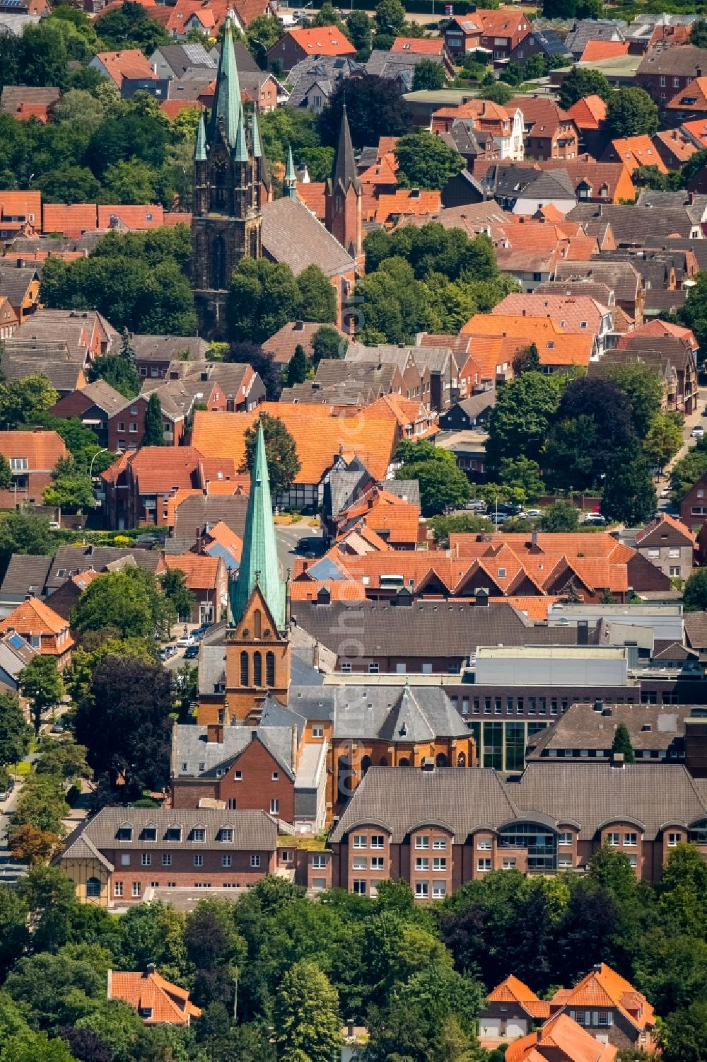 Sendenhorst from the bird's eye view: Church building Katholische Kirche St. Martin on Kirchstrasse in Sendenhorst in the state North Rhine-Westphalia, Germany