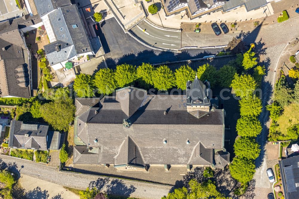 Altenhundem from the bird's eye view: Church building Katholische Pfarrkirche St. Agatha on Sandstrasse in Altenhundem in the state North Rhine-Westphalia, Germany