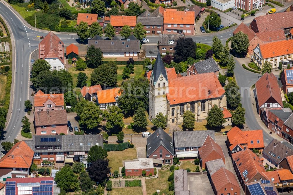 Hoetmar from the bird's eye view: Church building katholischen Kirche Sankt Lambertus in Hoetmar in the state North Rhine-Westphalia, Germany