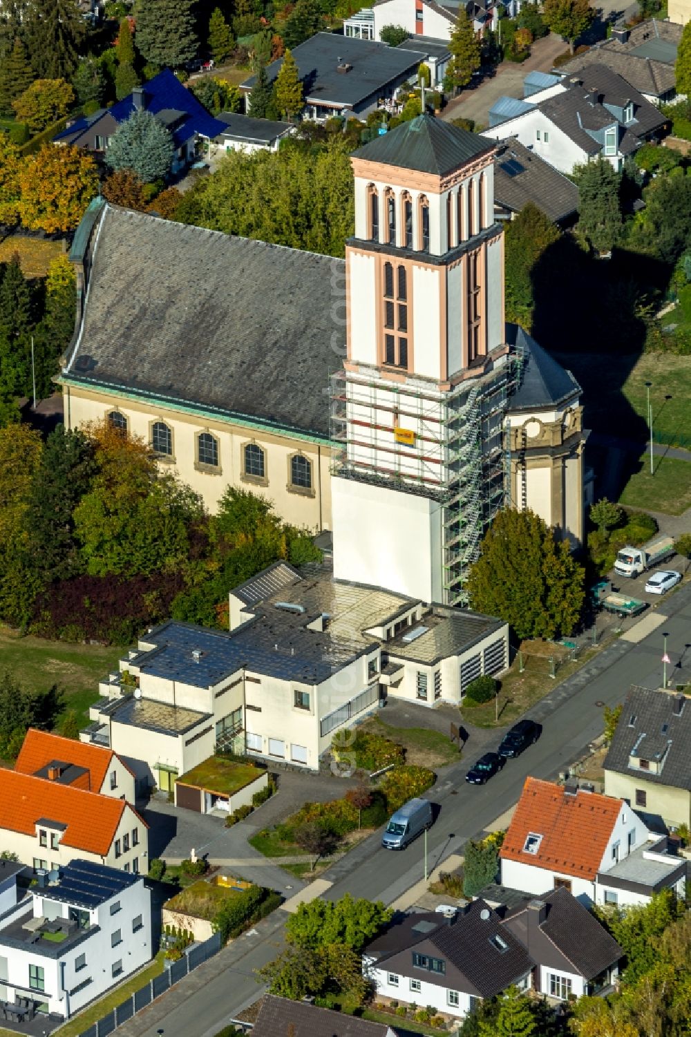 Aerial photograph Hagen - Church building katholischen Klosterkirche Sankt Elisabeth at the Scharnhorststrasse in Hagen in the state North Rhine-Westphalia, Germany