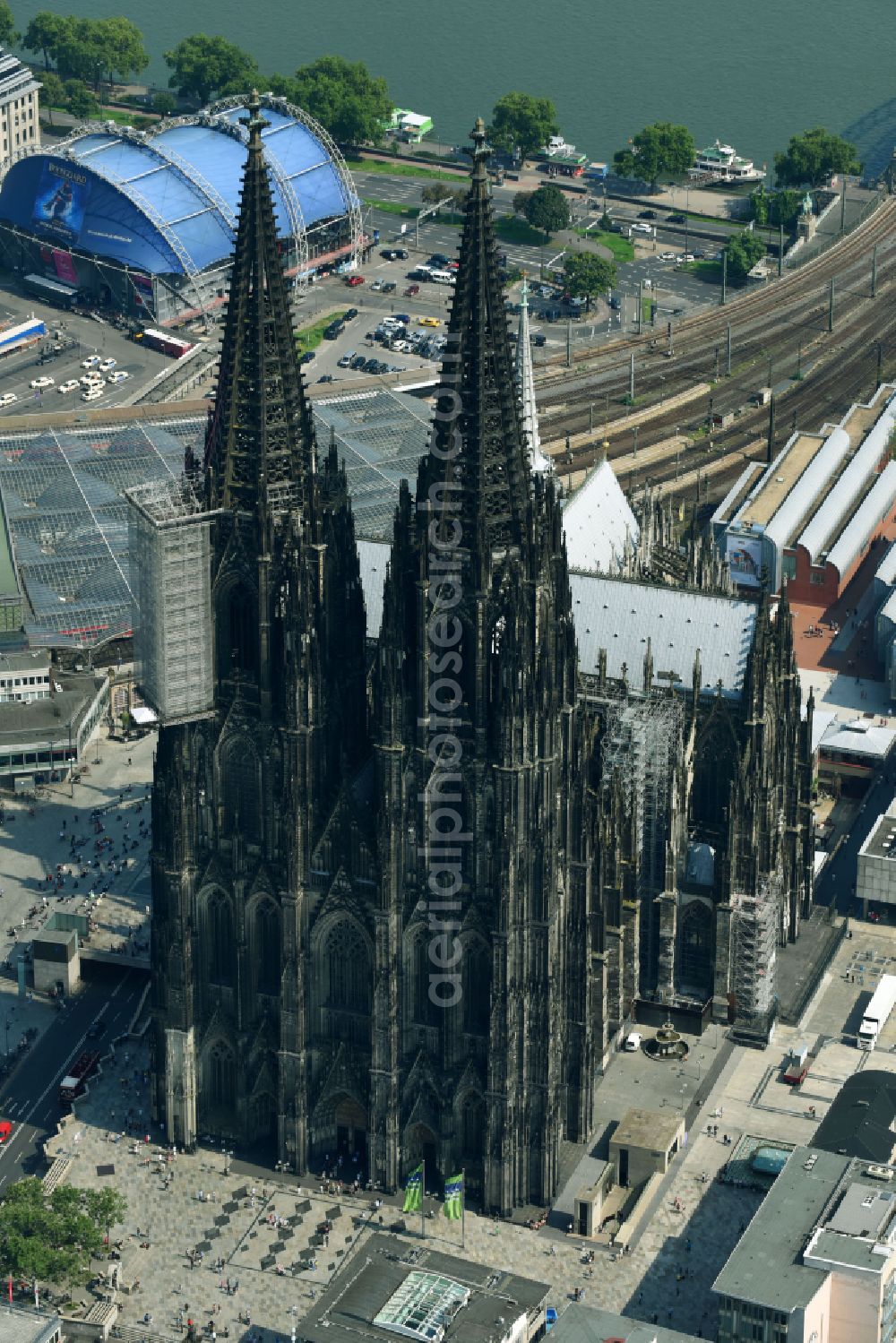 Aerial photograph Köln - Church building in Koelner Dom Old Town- center of downtown in the district Innenstadt in Cologne in the state North Rhine-Westphalia, Germany