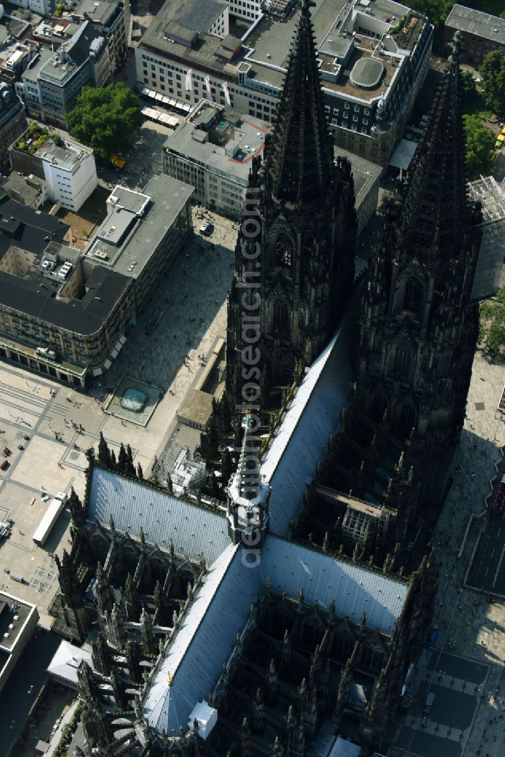 Aerial image Köln - Church building in Koelner Dom Old Town- center of downtown in the district Innenstadt in Cologne in the state North Rhine-Westphalia, Germany