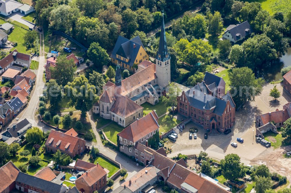 Niedere Börde from the bird's eye view: Church building of Klosterkirche Gross Ammensleben in Niedere Boerde in the state Saxony-Anhalt, Germany