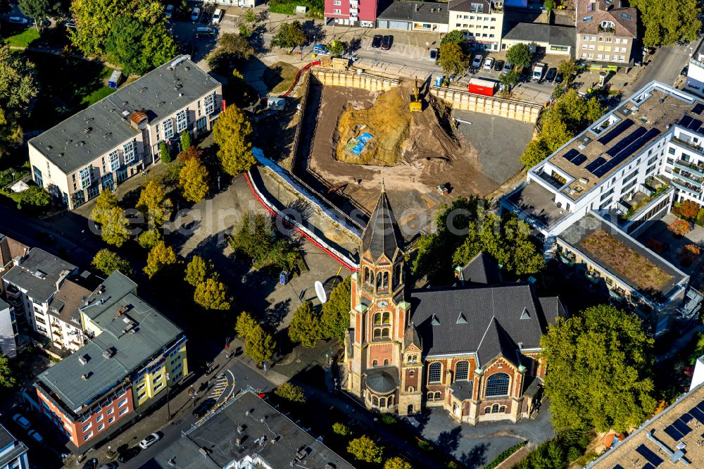 Aerial photograph Essen - Church building of the Kreuzeskirche in the district Stadtkern in Essen at Ruhrgebiet in the state North Rhine-Westphalia, Germany