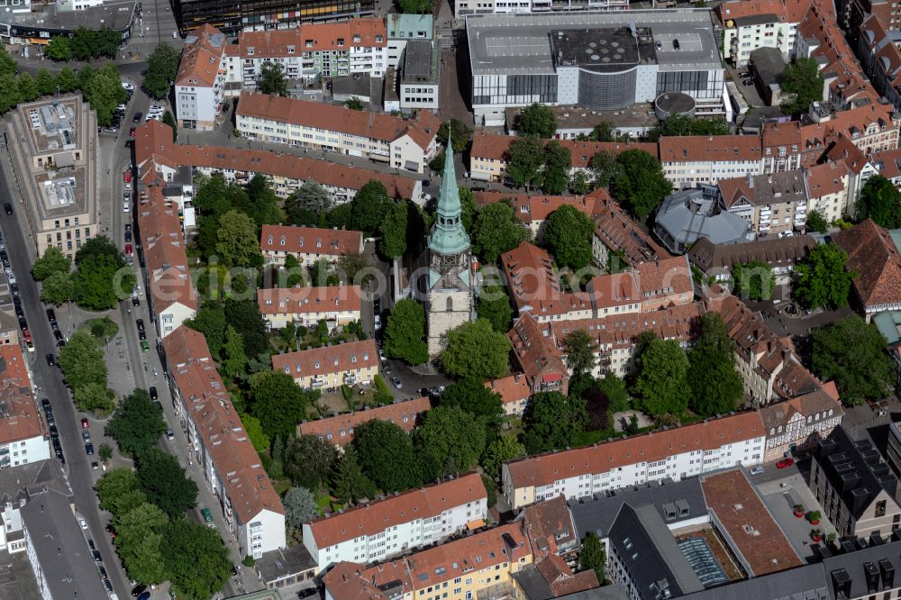 Aerial photograph Hannover - Church building of the Kreuzkirche in Hannover in the state of Niedersachsen, Germany