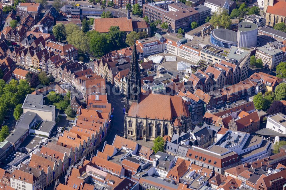 Aerial image Münster-Altstadt - Church building in St. Lonberti-Kirche on Place Lambertikirchplatz on Old Town- center of downtown in Muenster in the state North Rhine-Westphalia, Germany