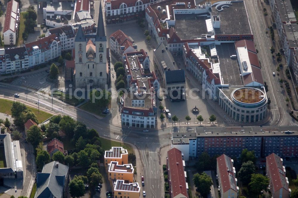 Halberstadt from the bird's eye view: Church building in Liebfrauenkirche Old Town- center of downtown in Halberstadt in the state Saxony-Anhalt