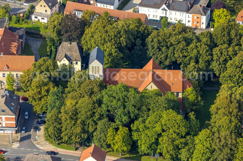 Beckum from above - Church building Liebfrauenkirche on street Antoniusstrasse in Beckum at Ruhrgebiet in the state North Rhine-Westphalia, Germany