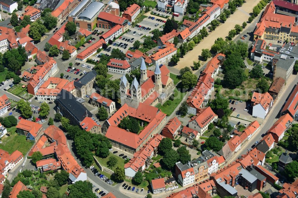 Aerial image Halberstadt - Church building in Liebfrauenkirche on Domplatz Old Town- center of downtown in Halberstadt in the state Saxony-Anhalt