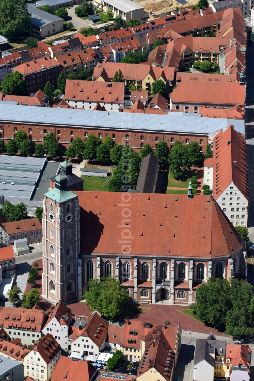 Ingolstadt from the bird's eye view: Church building in Liebfrauenmuenster on Kreuzstrasse Old Town- center of downtown in Ingolstadt in the state Bavaria, Germany