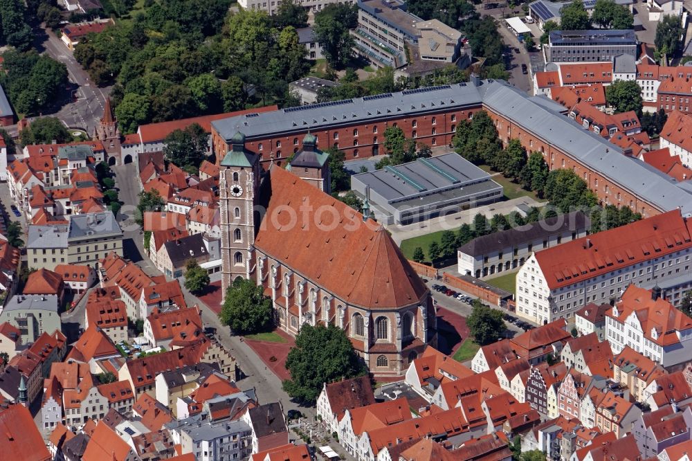 Ingolstadt from the bird's eye view: Church building Liebfrauenmuenster in Ingolstadt in the state Bavaria