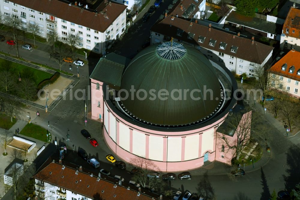 Aerial image Darmstadt - Church building of the Sankt Ludwig Kuppelkirche with an imposing dome roof near the old town center of downtown in Darmstadt in the state of Hesse, Germany