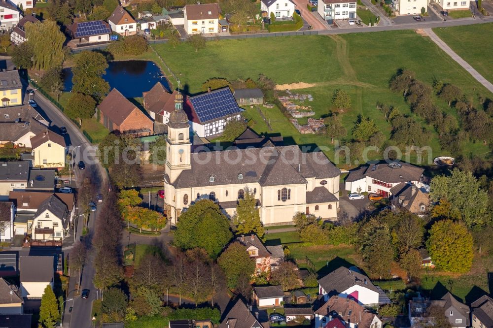 Arnsberg from above - Church building of St. Maria Magdalena on Lindenstrasse in the district Bruchhausen in Arnsberg in the state North Rhine-Westphalia, Germany