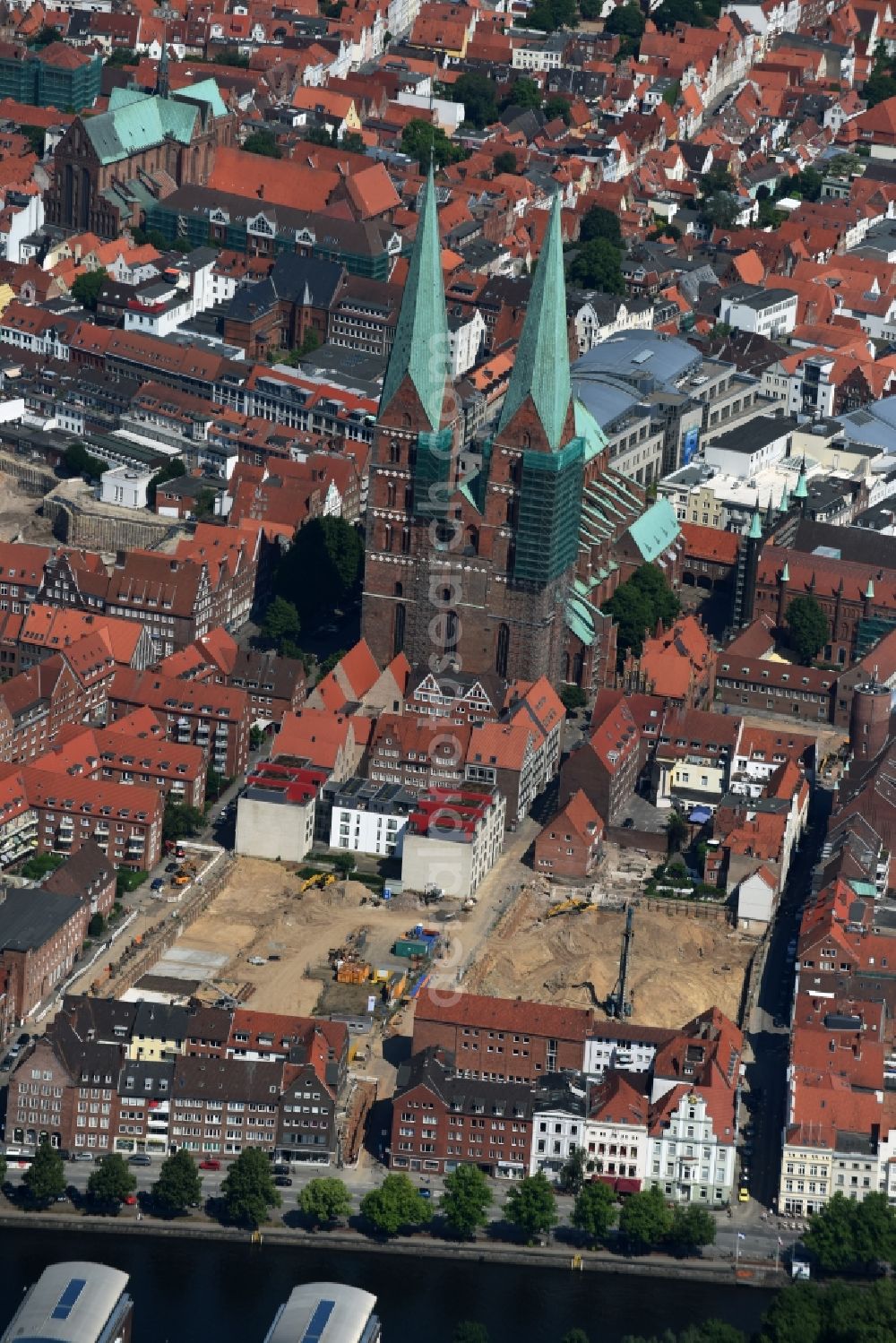 Aerial image Lübeck - Church building of St. Mary's Church in Old Town- center in Luebeck in Schleswig-Holstein