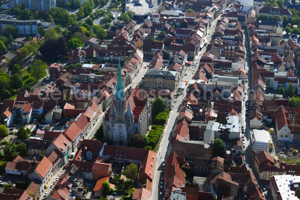 Aerial photograph Mühlhausen - Church building in of Marienkirche Old Town- center of downtown in Muehlhausen in the state Thuringia, Germany