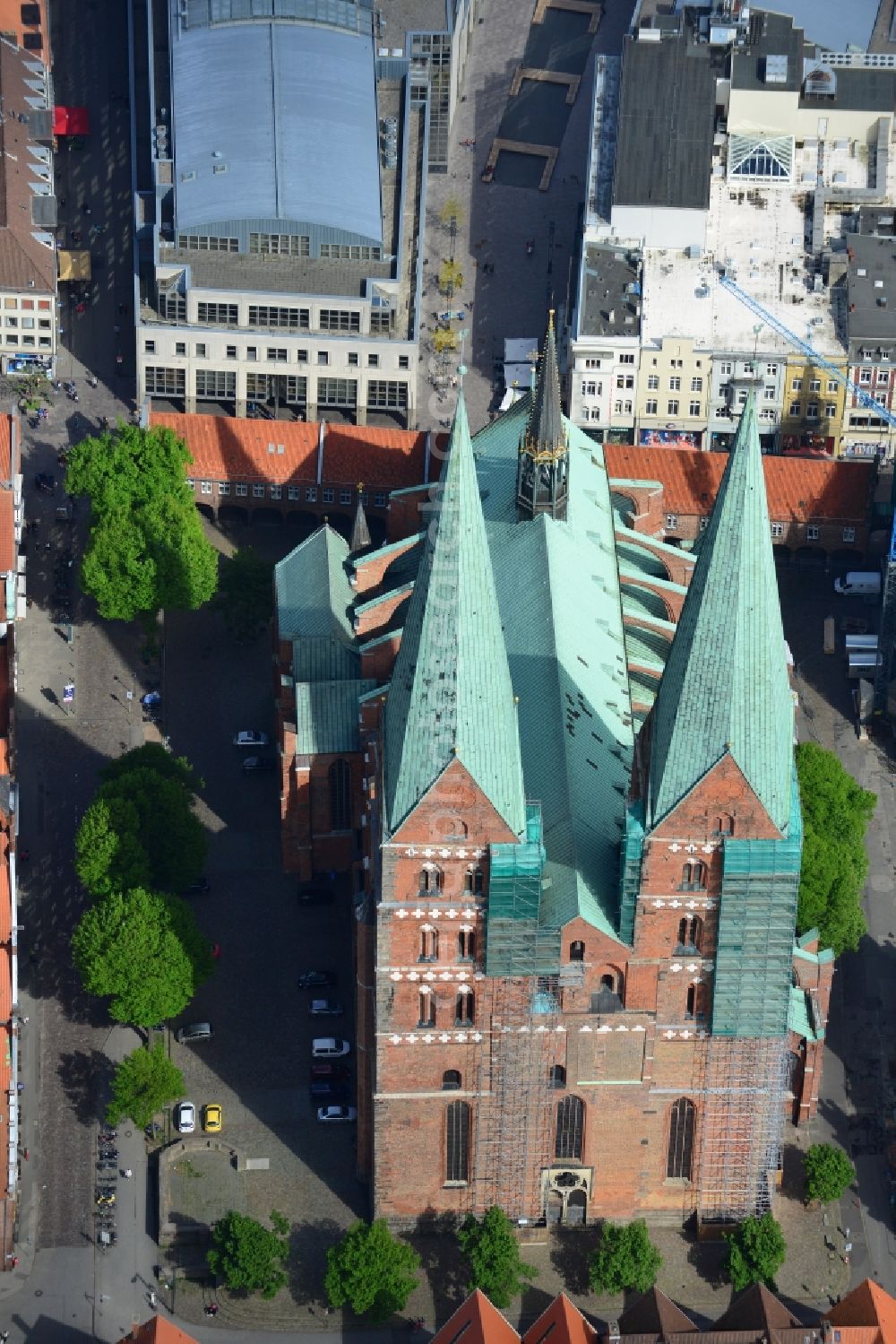 Lübeck from the bird's eye view: Church building Marienkirche in Luebeck in the state Schleswig-Holstein