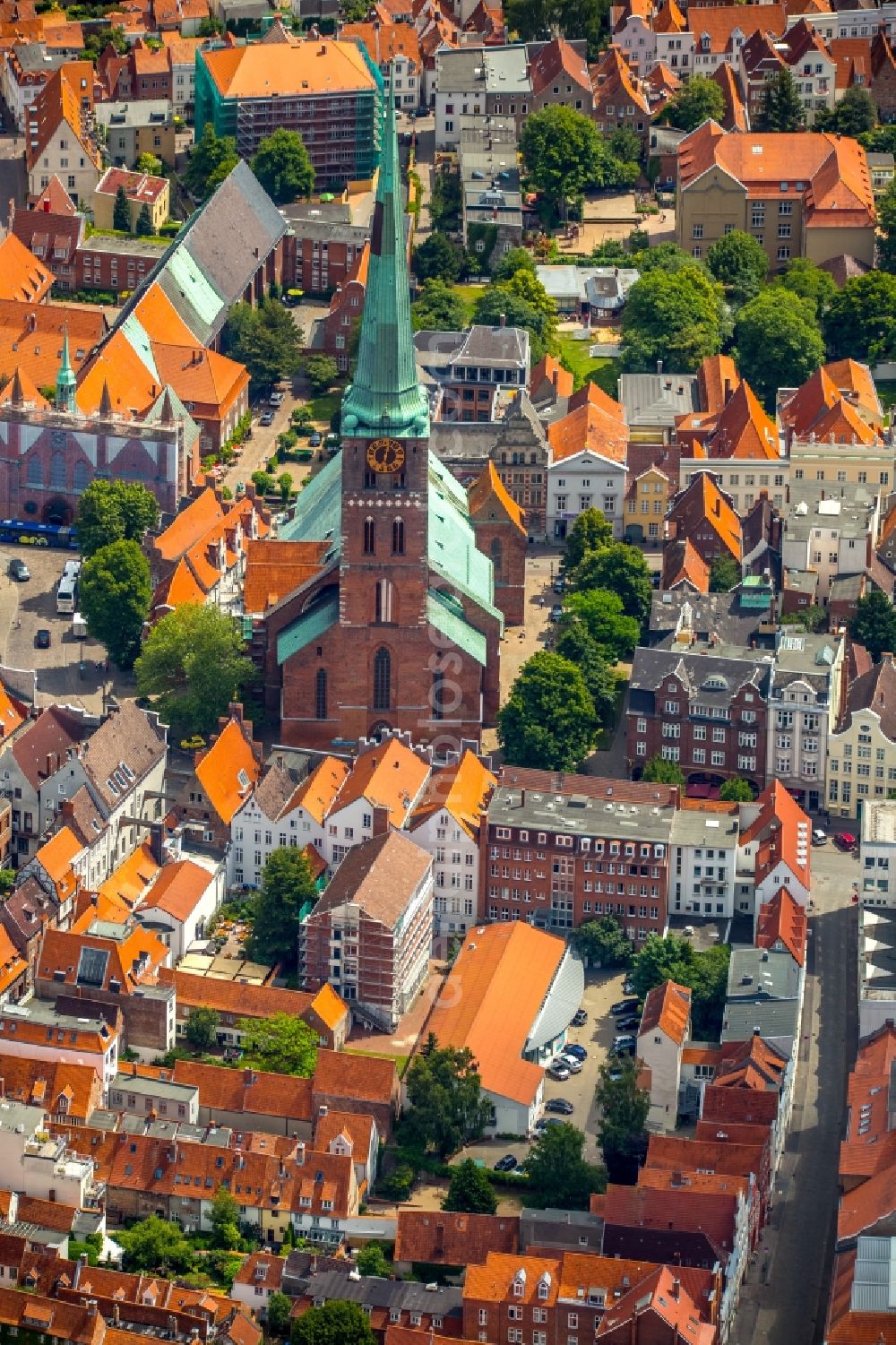 Lübeck from the bird's eye view: Church building Marienkirche in Luebeck in the state Schleswig-Holstein