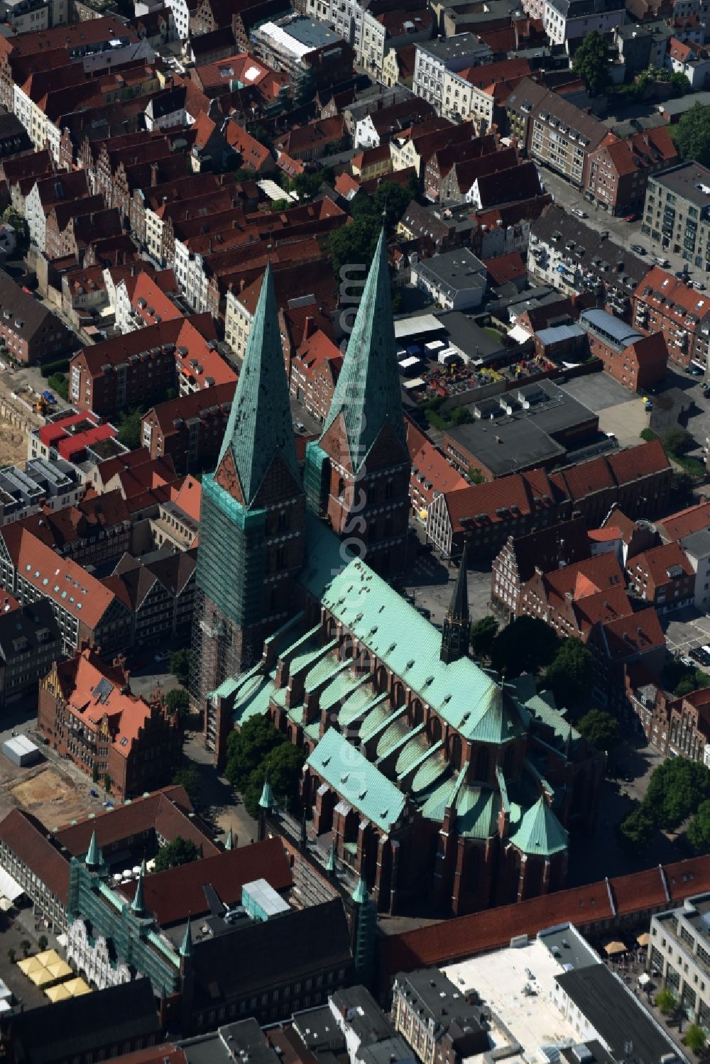 Lübeck from the bird's eye view: Church building in Marienkirche on Marienkirchhof Old Town- center of downtown in Luebeck in the state Schleswig-Holstein