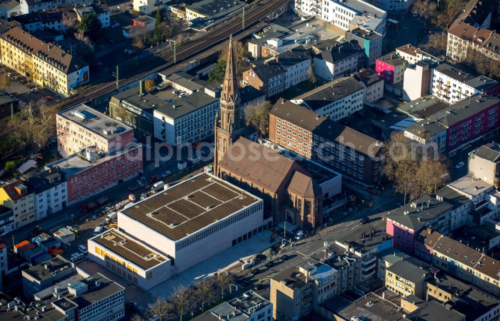 Bochum from above - Church building Marienkirche at the Marienplatz with the almost finished construction site of the Bochum Symphony in Bochum in the state North Rhine-Westphalia