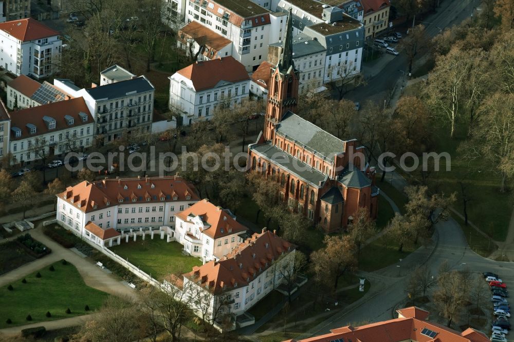 Aerial image Frankfurt (Oder) - Church building of St. Mary's Church and the New Urbanization Gertraud place in Frankfurt (Oder) in Brandenburg