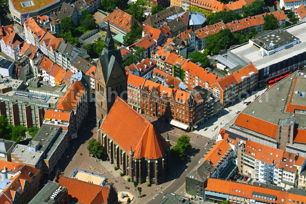 Aerial image Hannover - Church building Marktkirche on Hanns-Lilje-Platz in Hannover in the state Lower Saxony