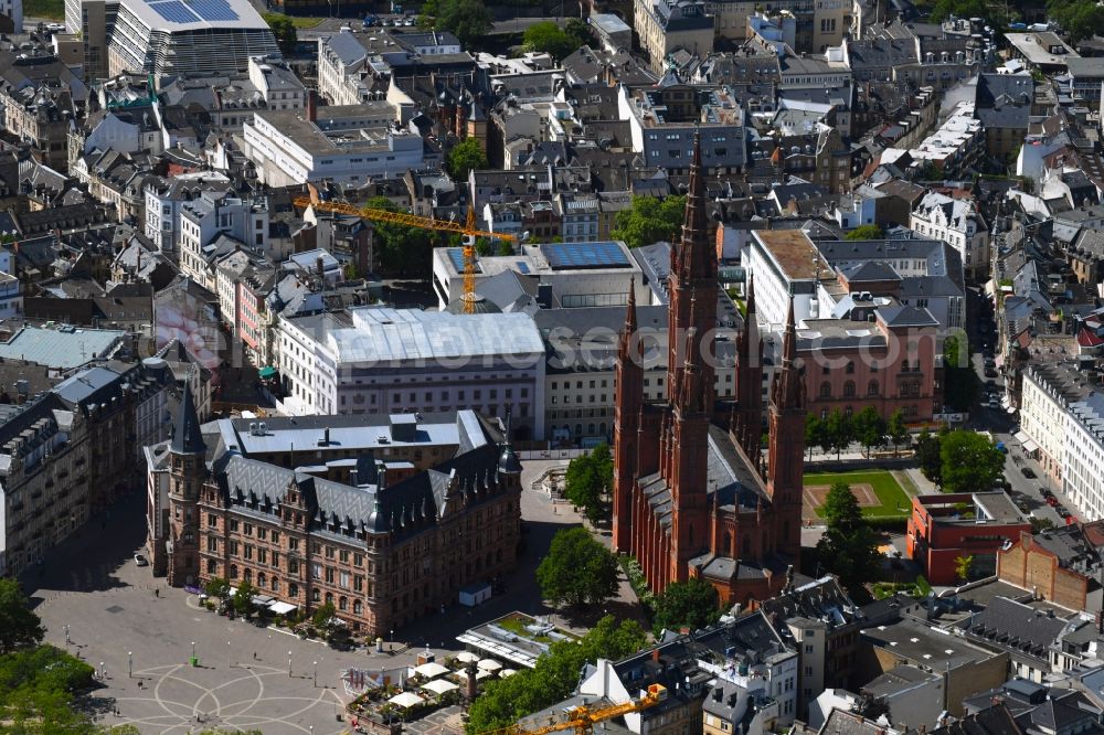 Aerial image Wiesbaden - Church building in Marktkirche Wiesbaden on place Schlossplatz Old Town- center of downtown in the district Mitte in Wiesbaden in the state Hesse, Germany