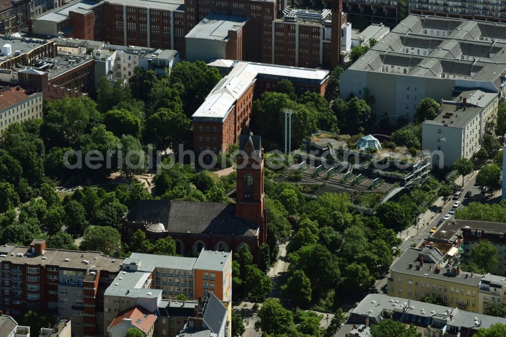 Berlin from the bird's eye view: Church building St. Matthias Kirche in the district Tempelhof-Schoeneberg in Berlin, Germany